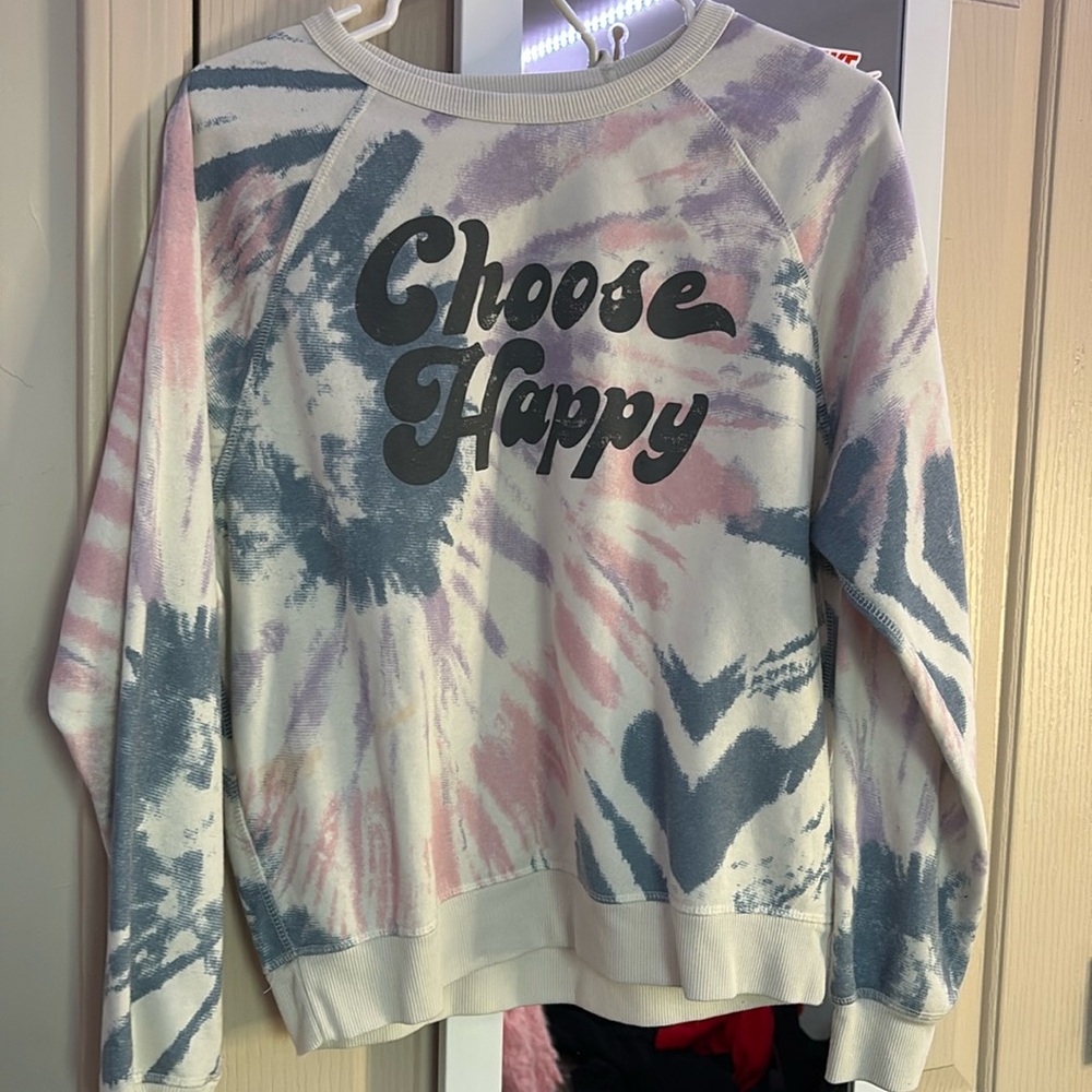Crew neck sweater.